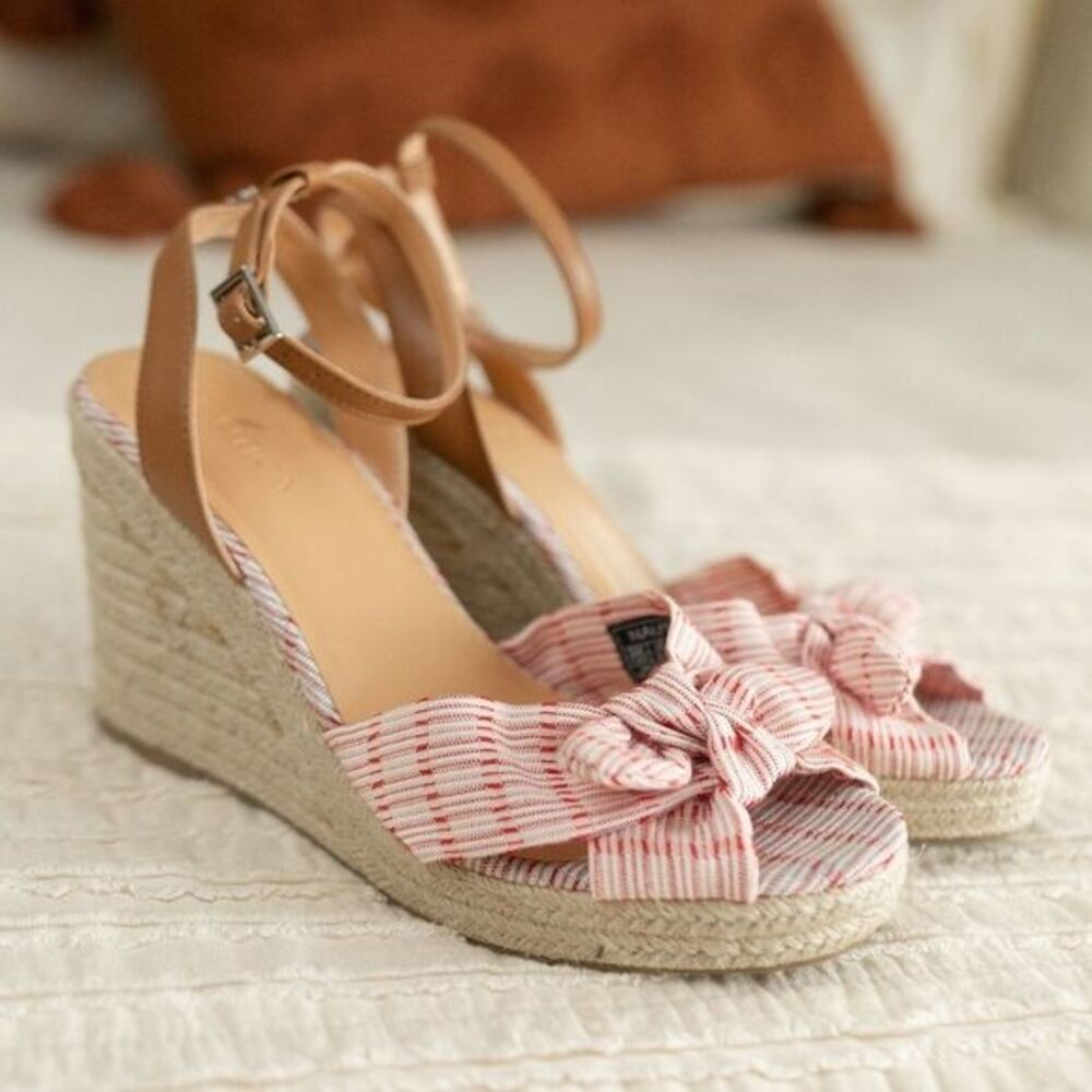 Women's Nautica Curia Red and White Espadrilles with‎ Bow Detail size 9.5